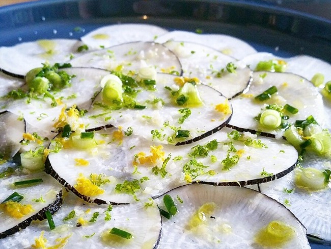 Radis noir en carpaccio, zestes d'agrumes - Recette par Gratinez