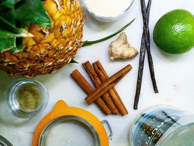 Rhum arrangé à l'ananas et aux épices - Recette par Gratinez