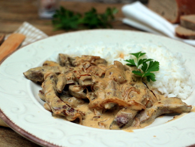 Foie de veau sauce crémeuse à l'oignon - Recette par Happy papilles
