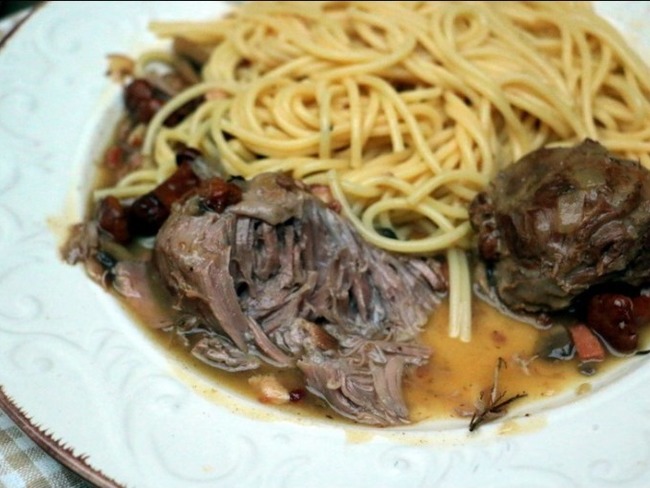 Joues de porc aux champignons et au vin blanc - Recette par Happy papilles