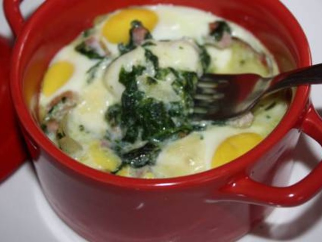 Oeufs De Caille En Cocotte Sur Lit D Epinards Recette Par Les Delices De Letiss