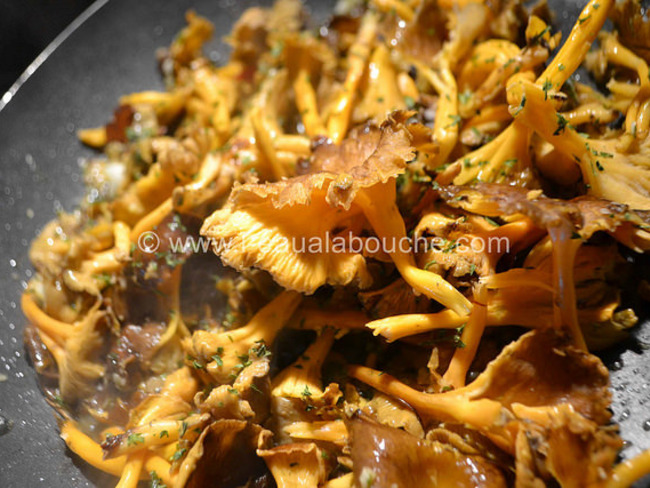 Poêlée de chanterelles pour accompagner viande ou poisson - Recette par